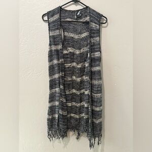 Full Tilt Black & White Sleeveless Knit Cardigan